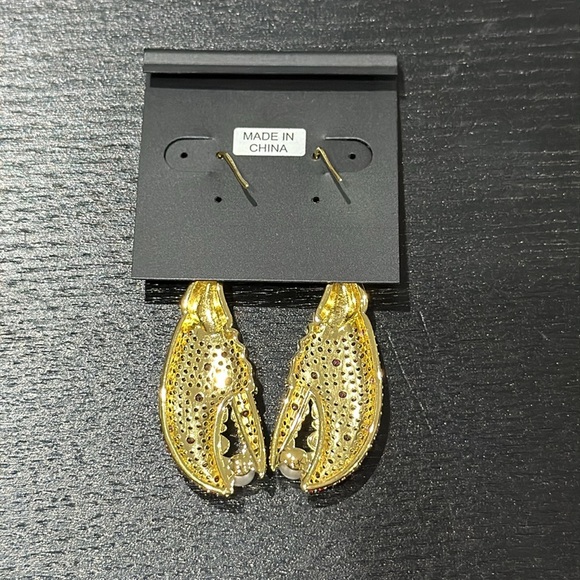 14KT Gold Plated Lobster Tortugas Claw Hook Dangling Earrings w Pearl - Picture 3 of 3